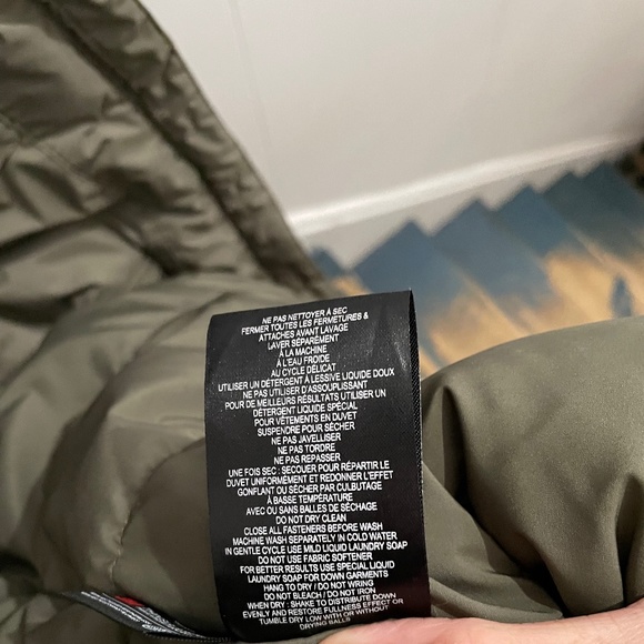 Vision winter jacket by Simons, women’s size medium, kaki - Picture 6 of 9